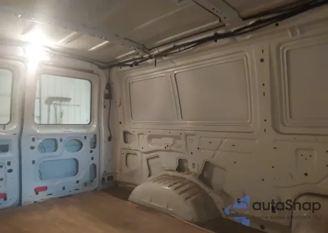 2010 Ford E-250 Commercial/Recreational из США, поврежденный, VIN 1FTNE2EL6ADA10337